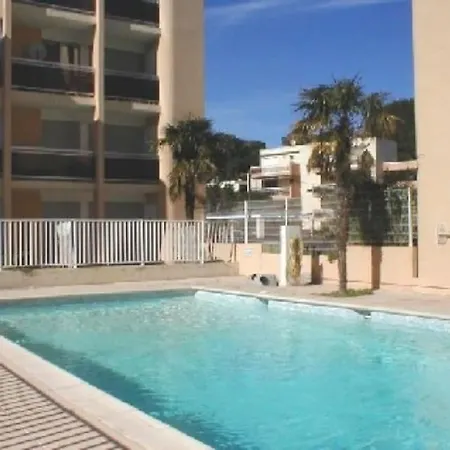 Apartment 2 Pieces Climatise, 300m Plages, Piscine