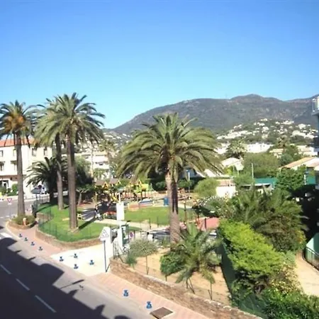 2 Pieces Climatise, 300m Plages, Piscine Apartament