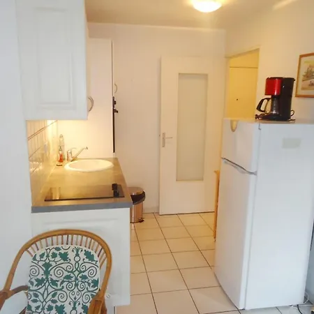 Apartment 2 Pieces Climatise, 300m Plages, Piscine *